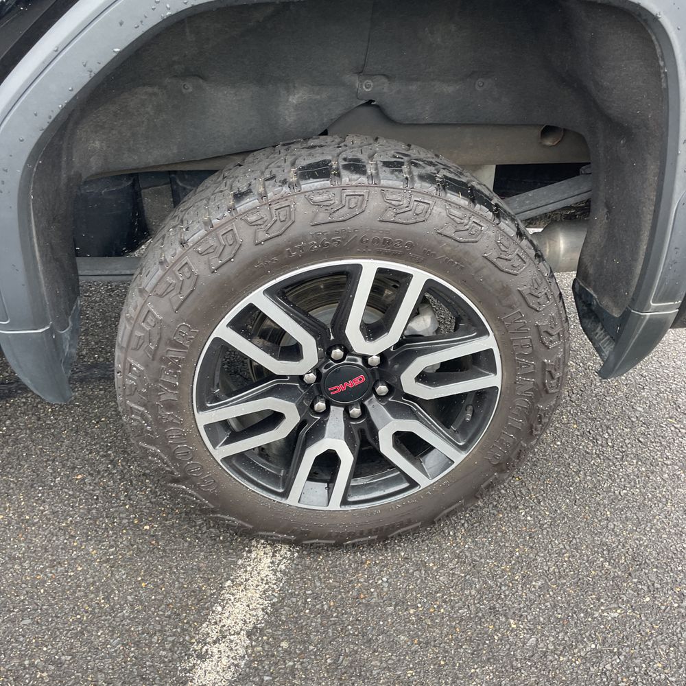 2023 GMC Sierra 1500 AT4