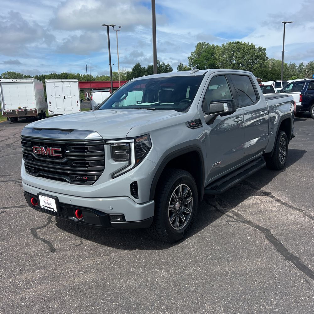 2024 GMC Sierra 1500 AT4