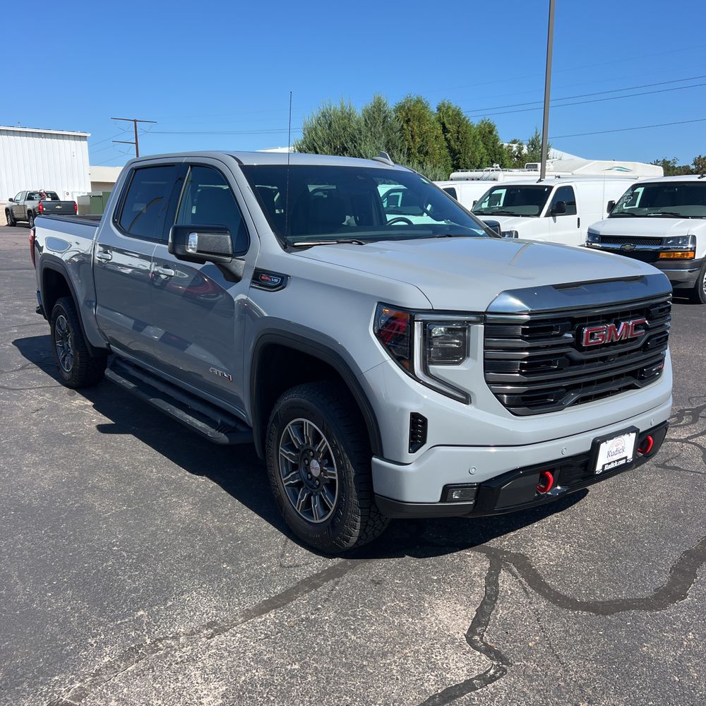2024 GMC Sierra 1500 AT4