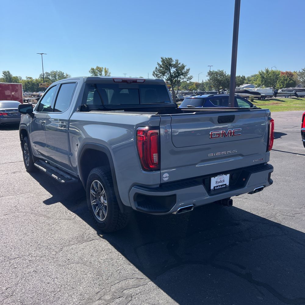 2024 GMC Sierra 1500 AT4