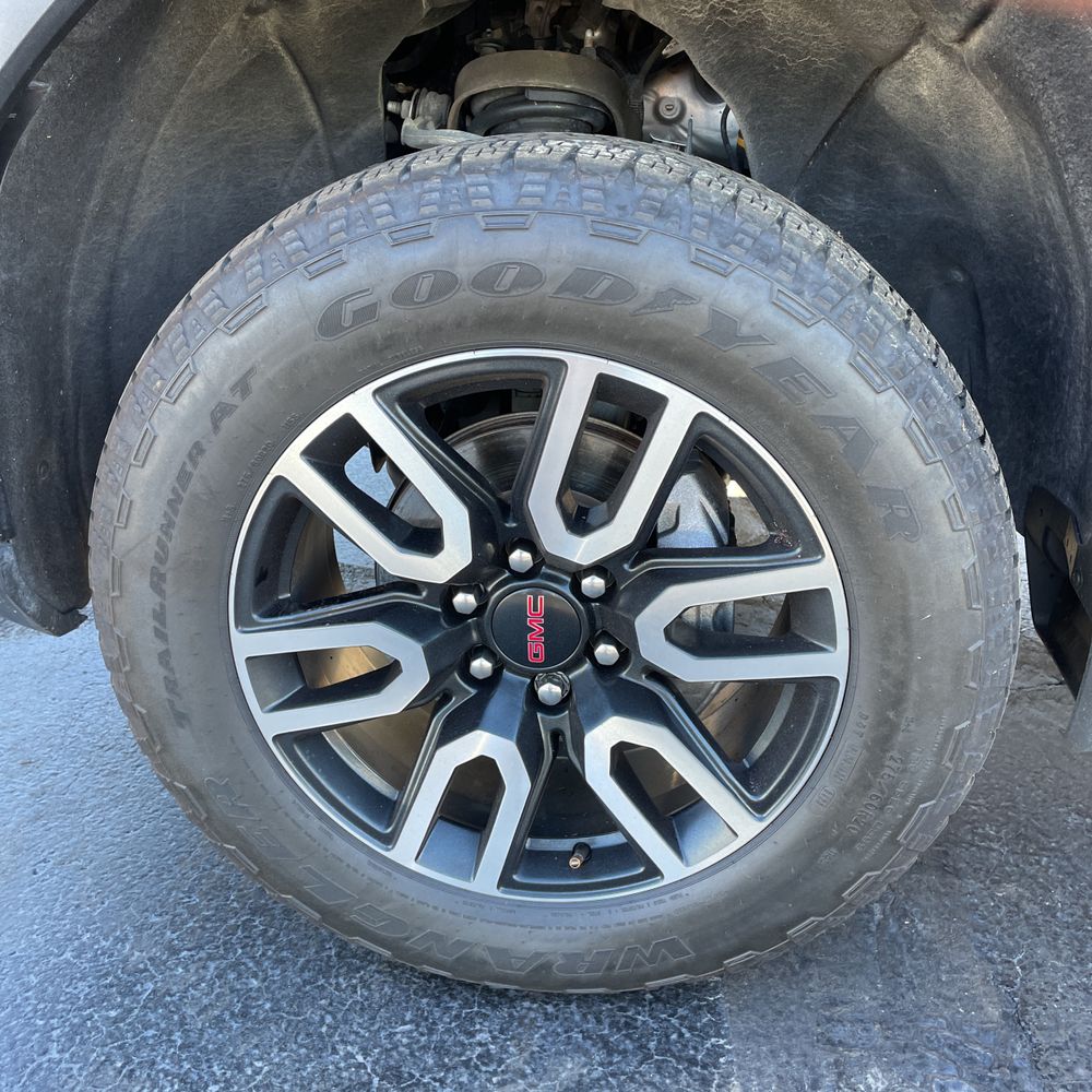 2023 GMC Sierra 1500 AT4