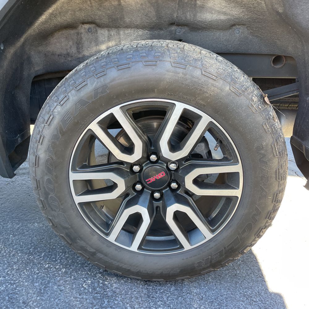 2023 GMC Sierra 1500 AT4