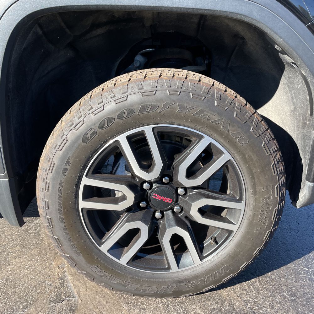 2023 GMC Sierra 1500 AT4