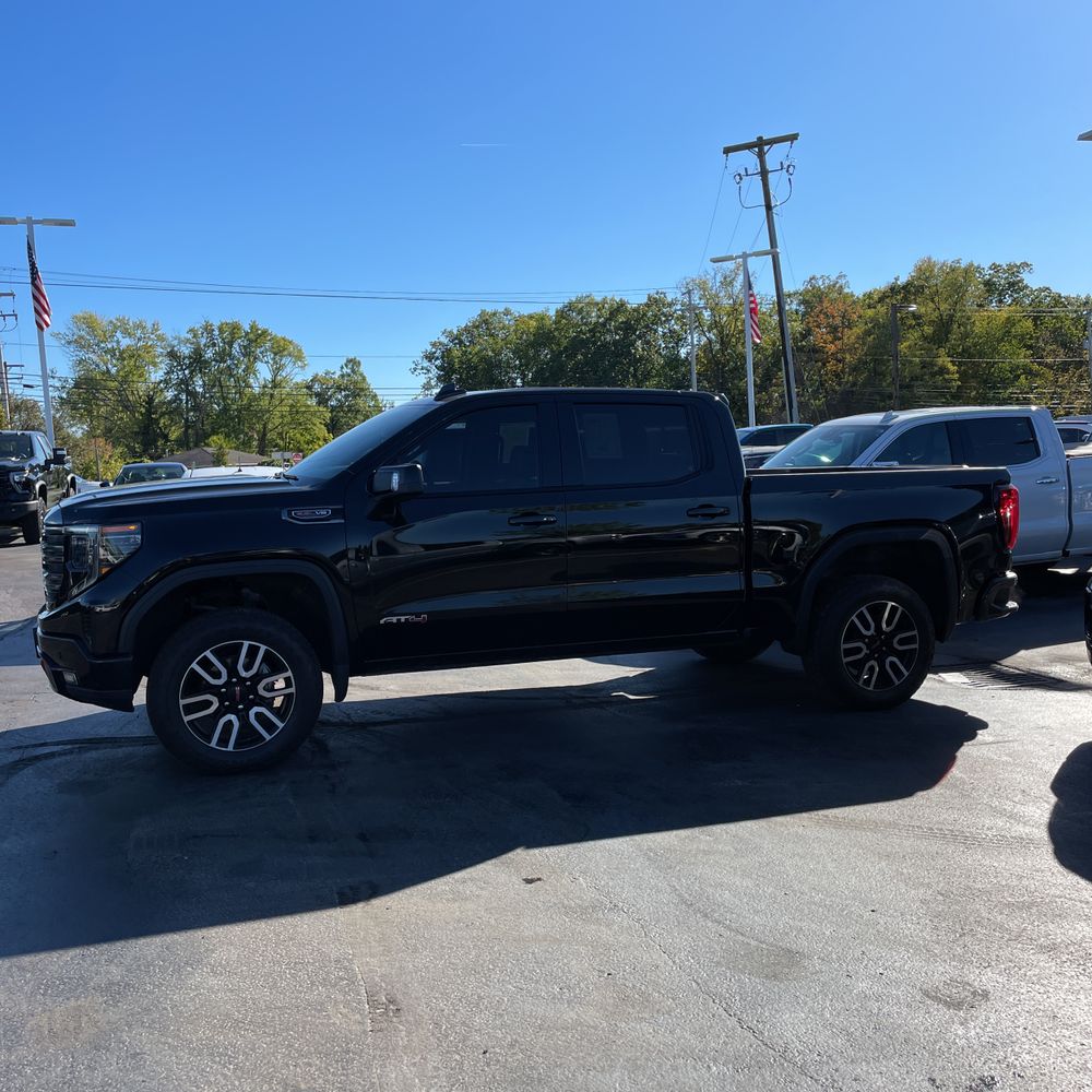 2023 GMC Sierra 1500 AT4