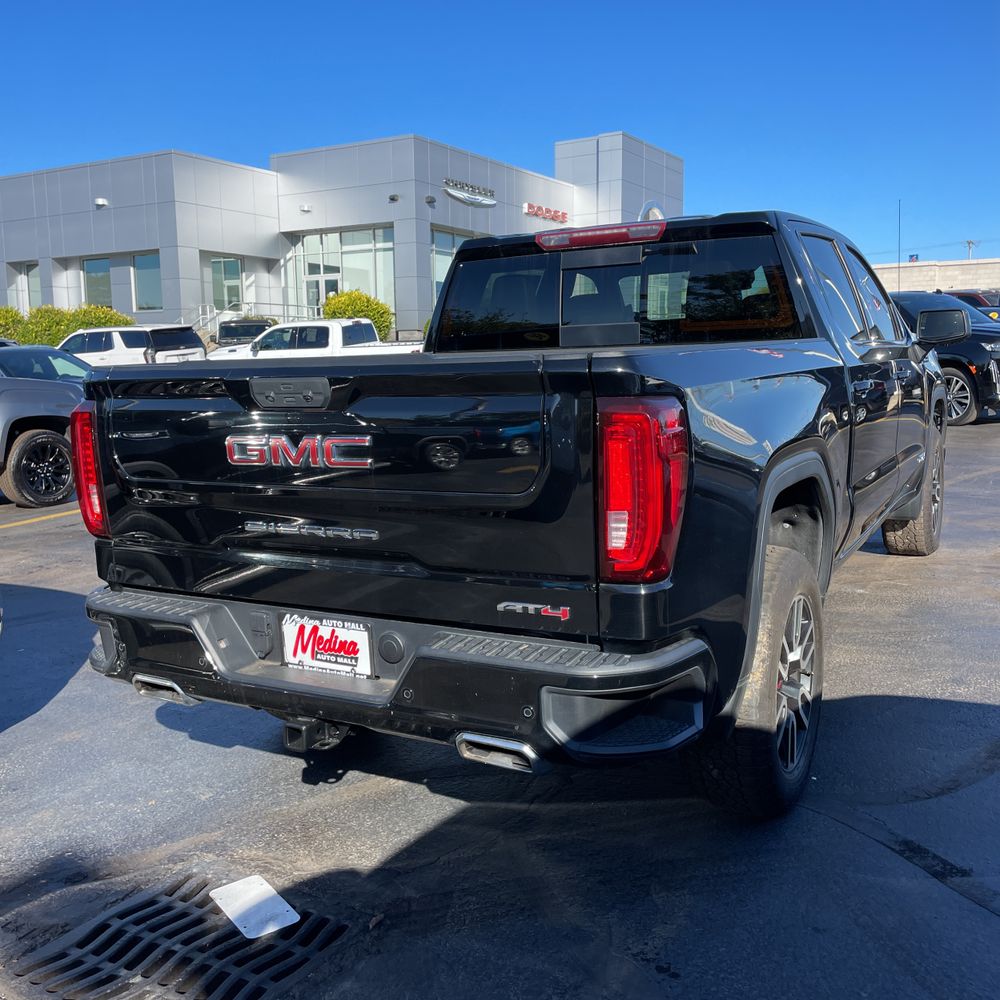 2023 GMC Sierra 1500 AT4
