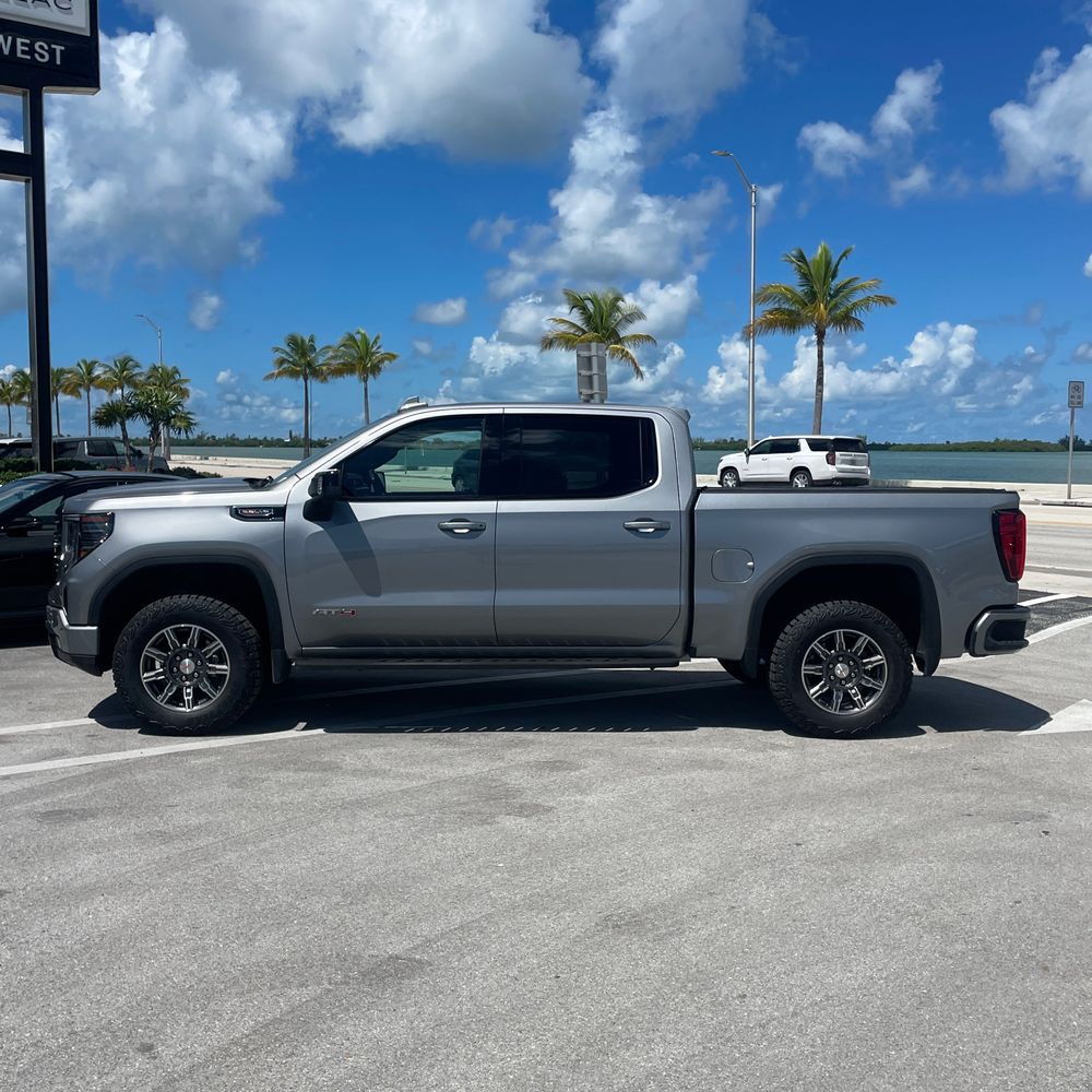 2024 GMC Sierra 1500 AT4