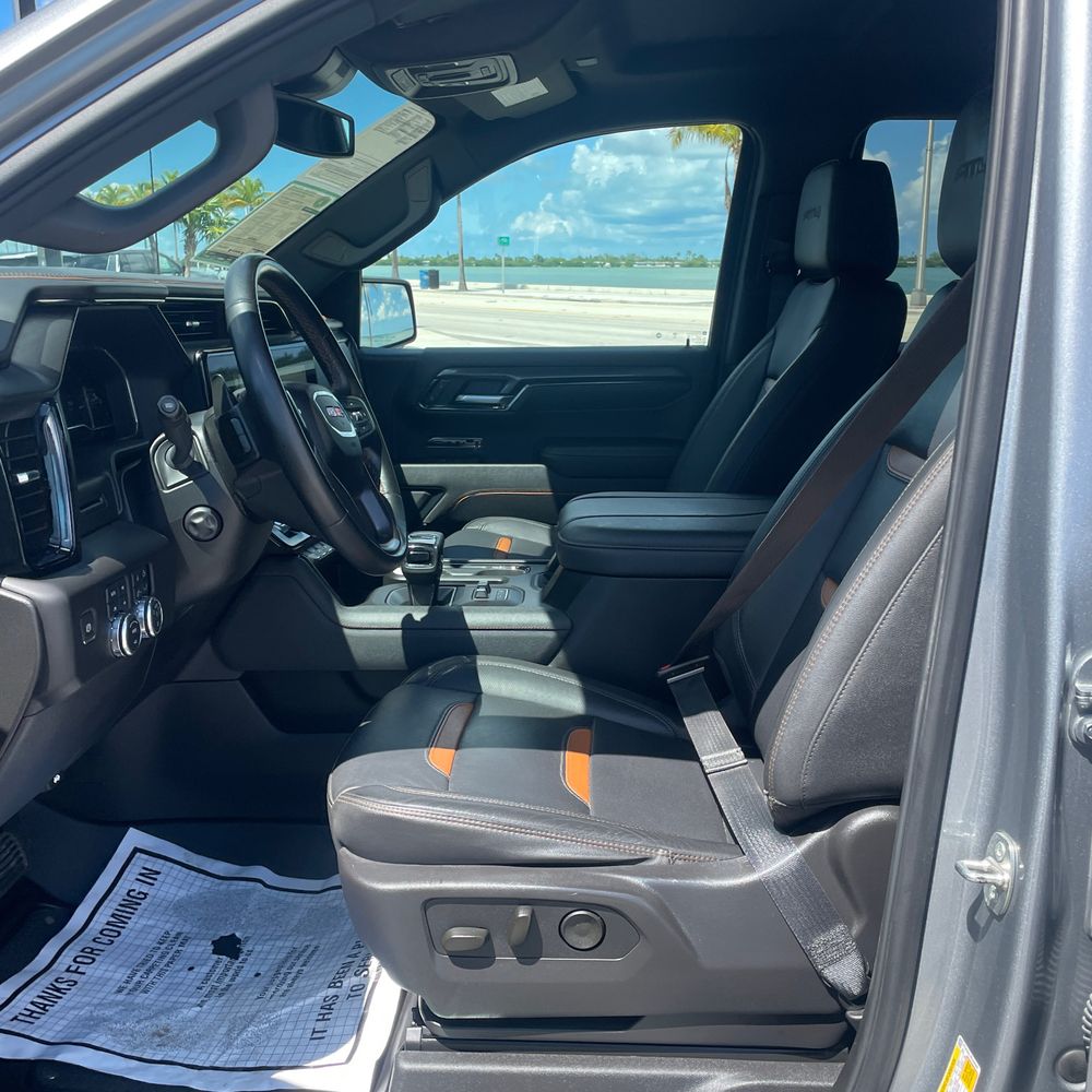 2024 GMC Sierra 1500 AT4