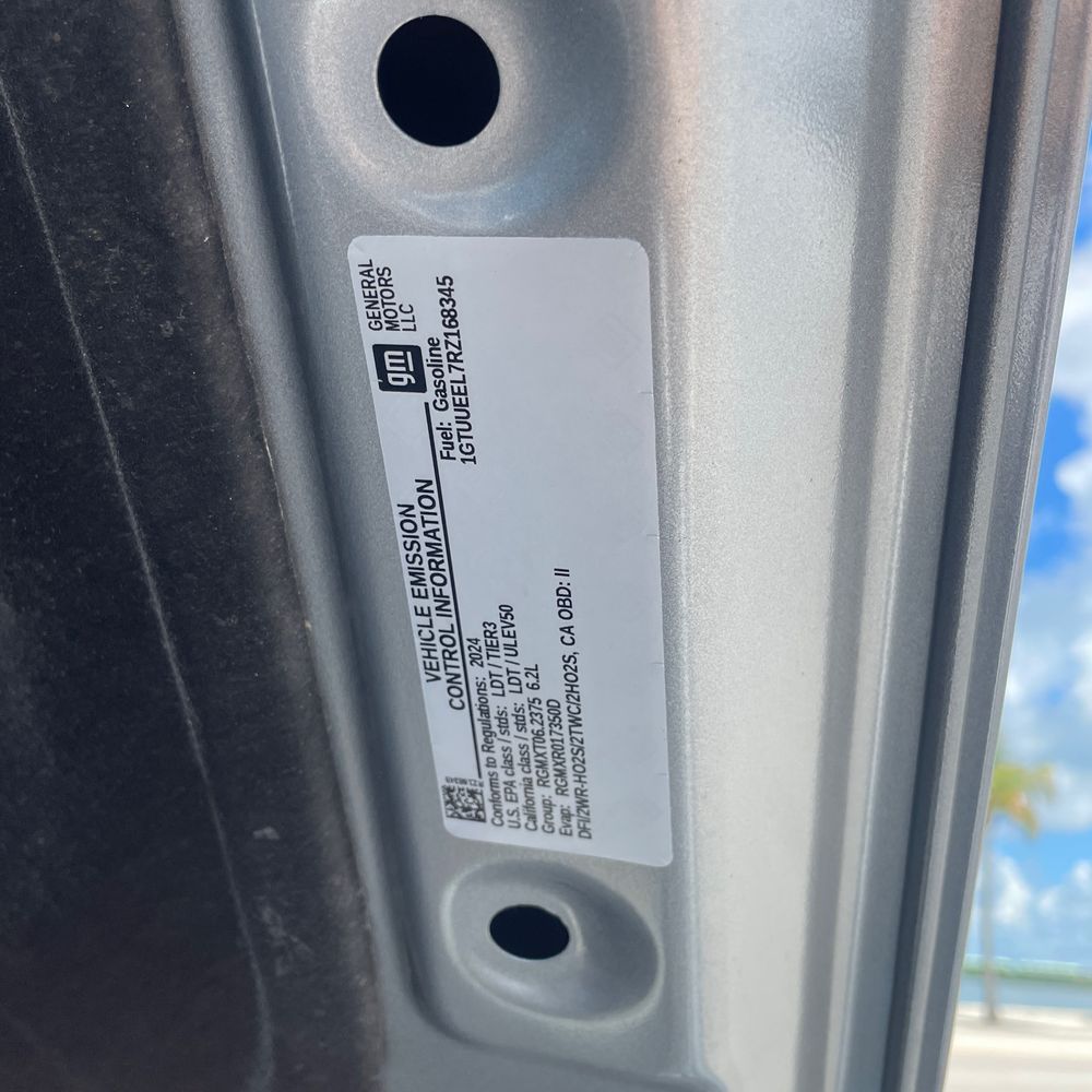 2024 GMC Sierra 1500 AT4