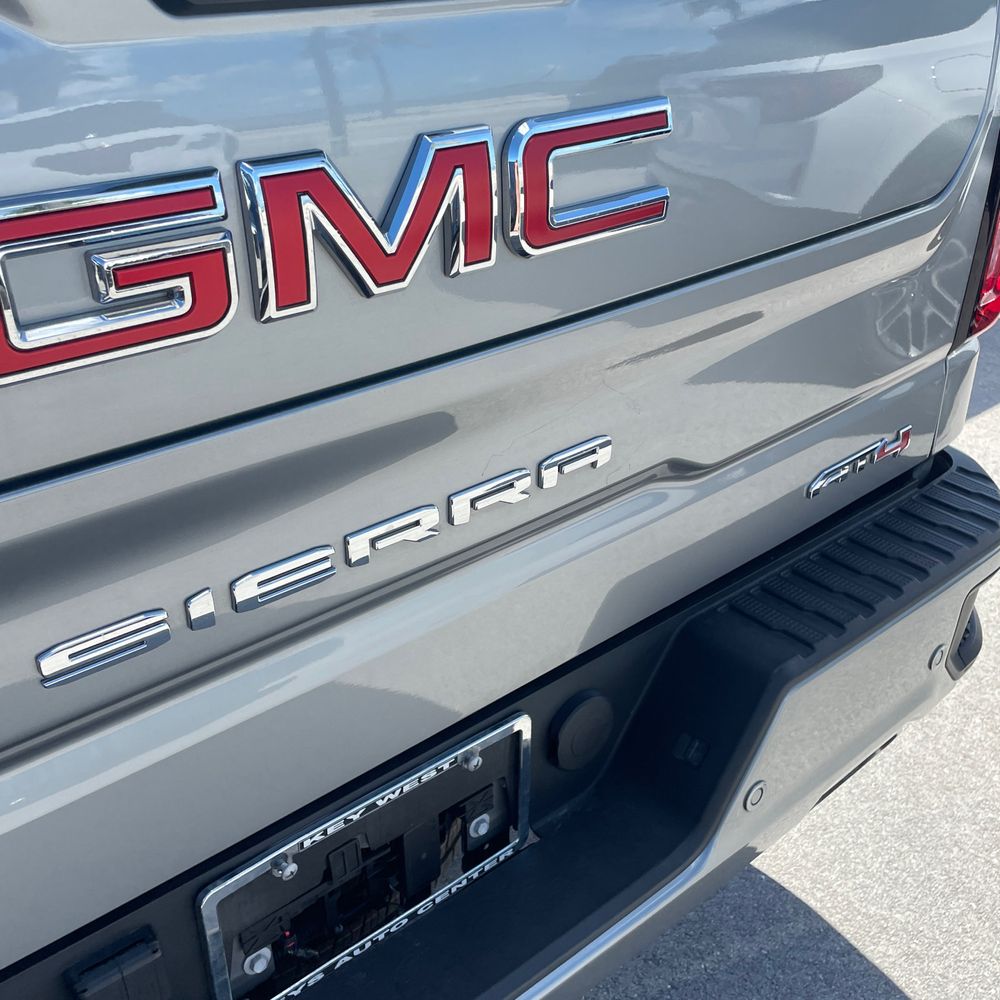 2024 GMC Sierra 1500 AT4