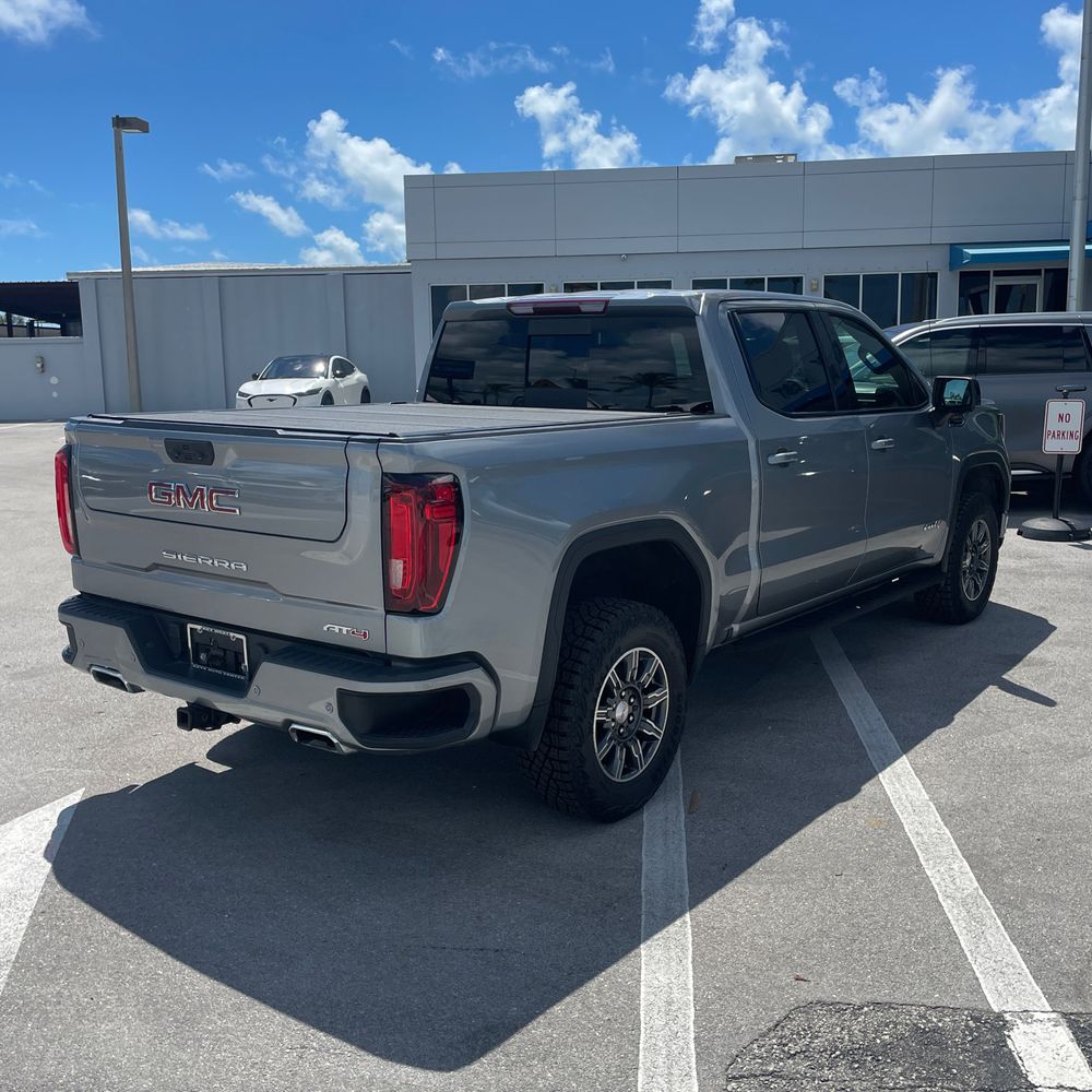 2024 GMC Sierra 1500 AT4
