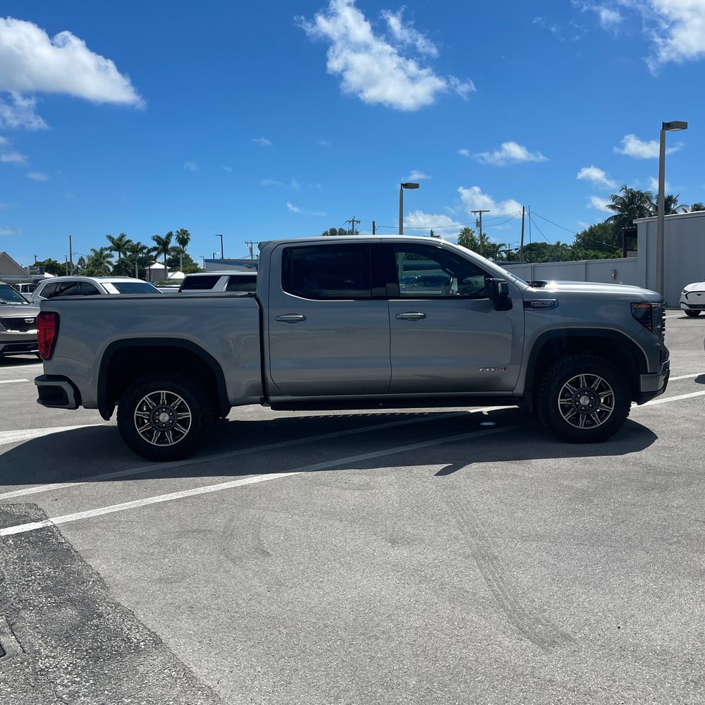 2024 GMC Sierra 1500 AT4