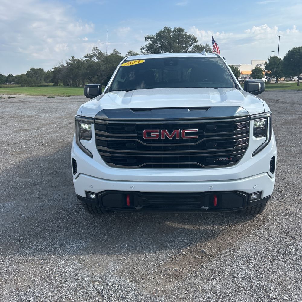 2023 GMC Sierra 1500 AT4