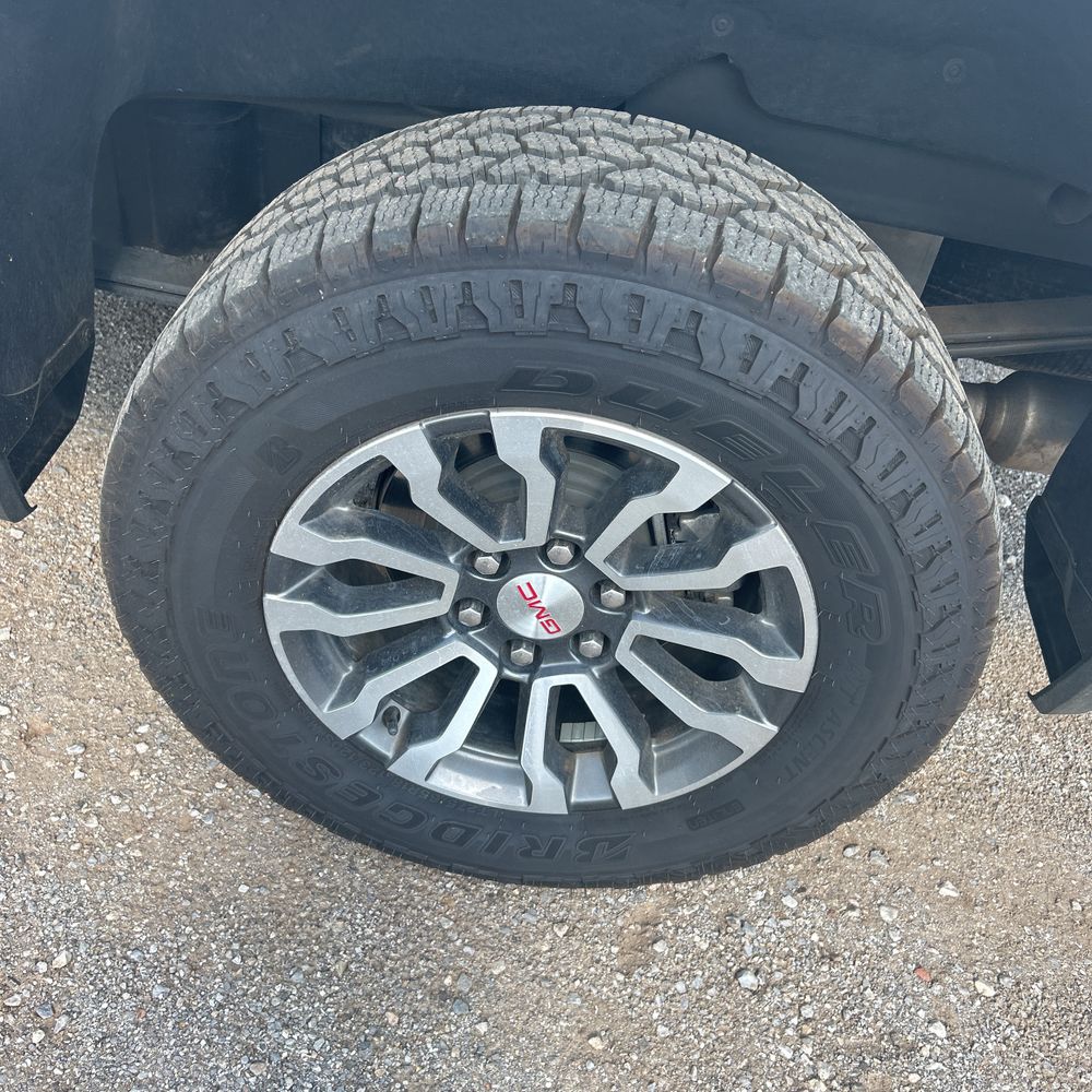 2023 GMC Sierra 1500 AT4