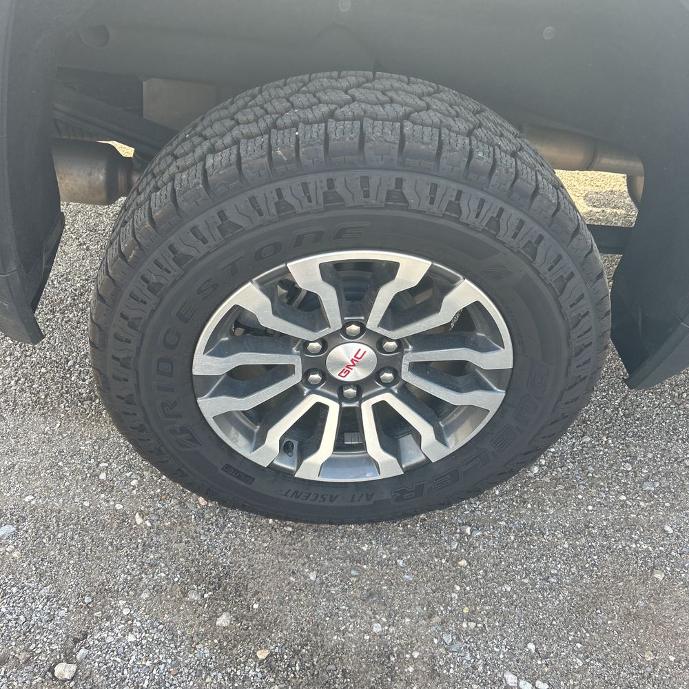 2023 GMC Sierra 1500 AT4