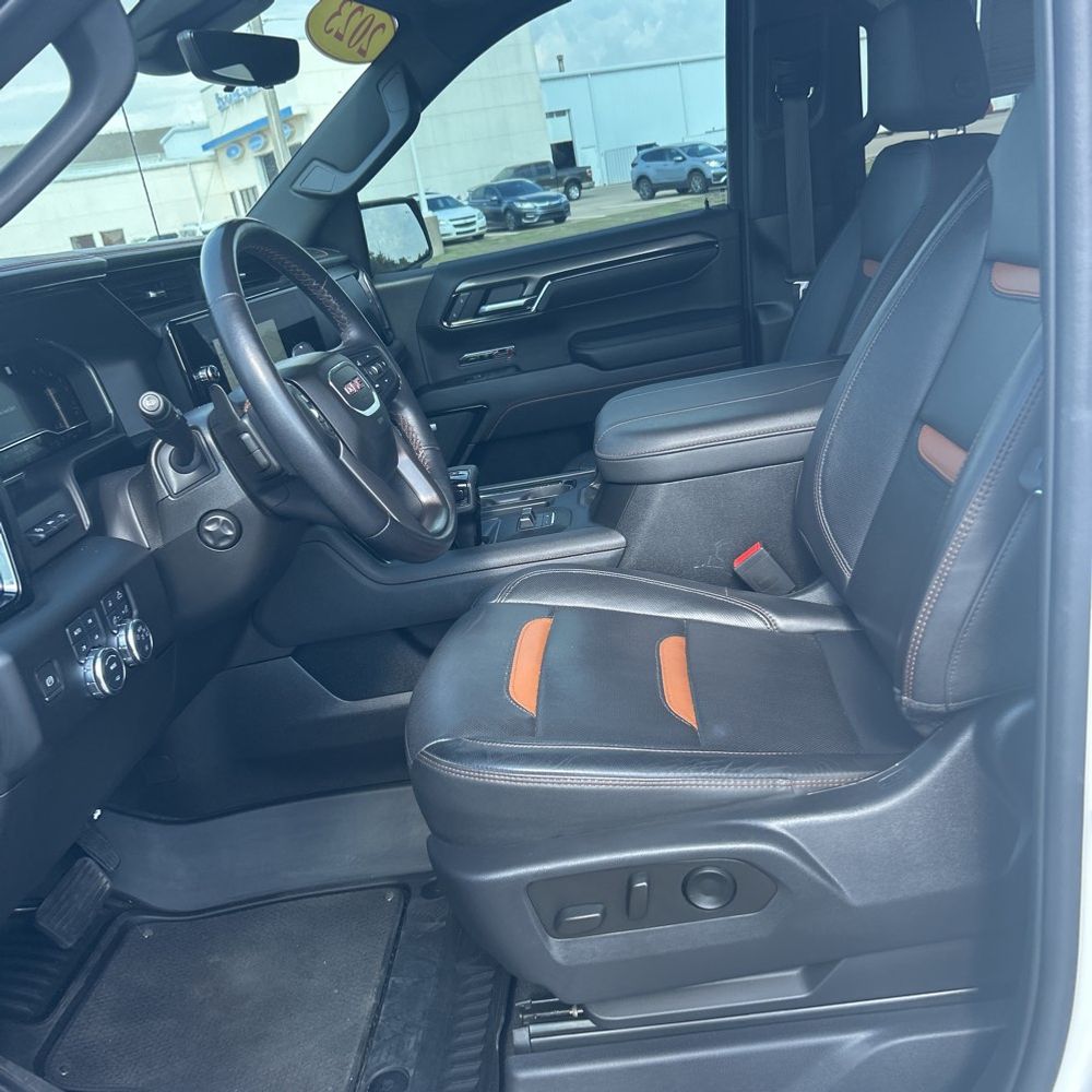 2023 GMC Sierra 1500 AT4