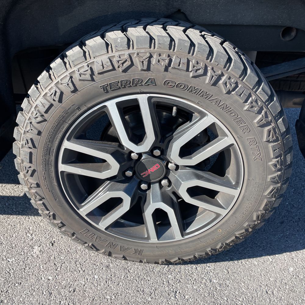 2022 GMC Sierra 1500 AT4