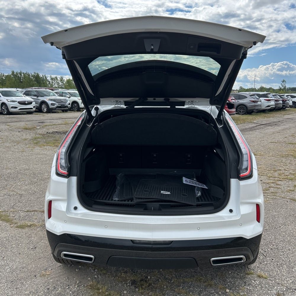 2024 Cadillac XT4 Sport