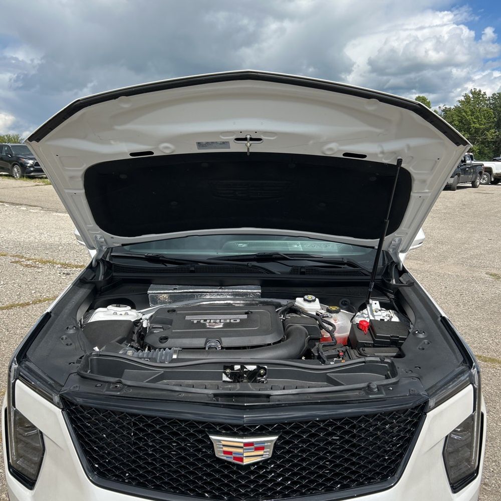 2024 Cadillac XT4 Sport