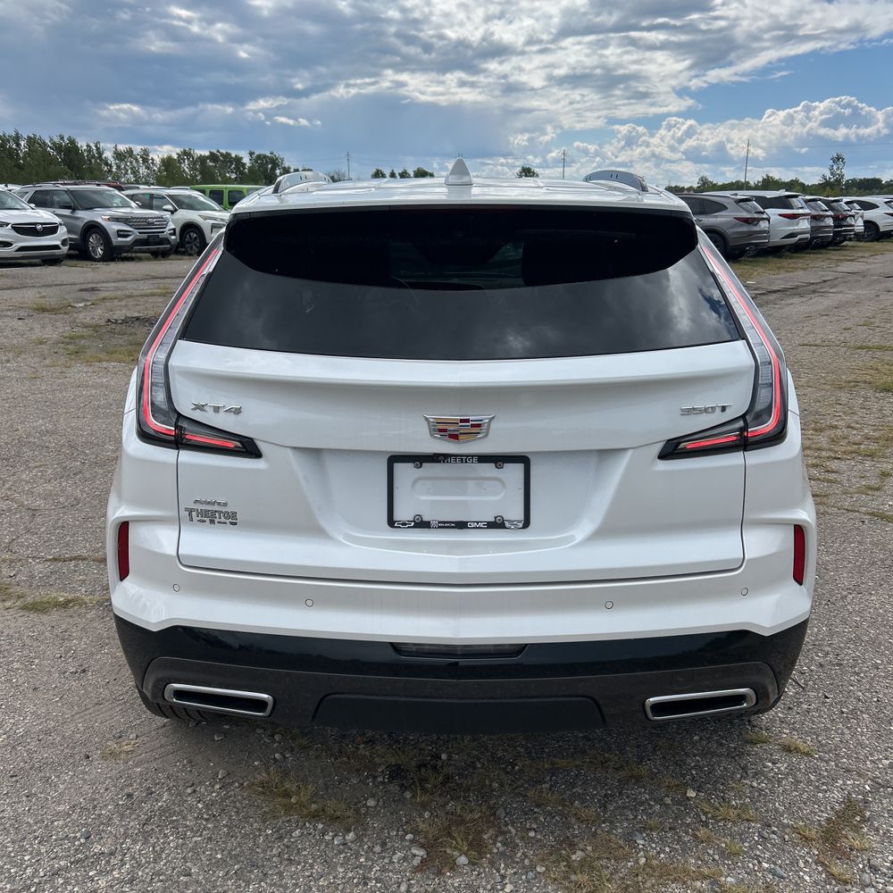2024 Cadillac XT4 Sport