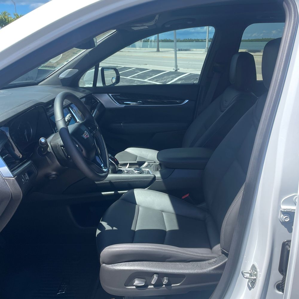 2025 Cadillac XT6 Premium Luxury