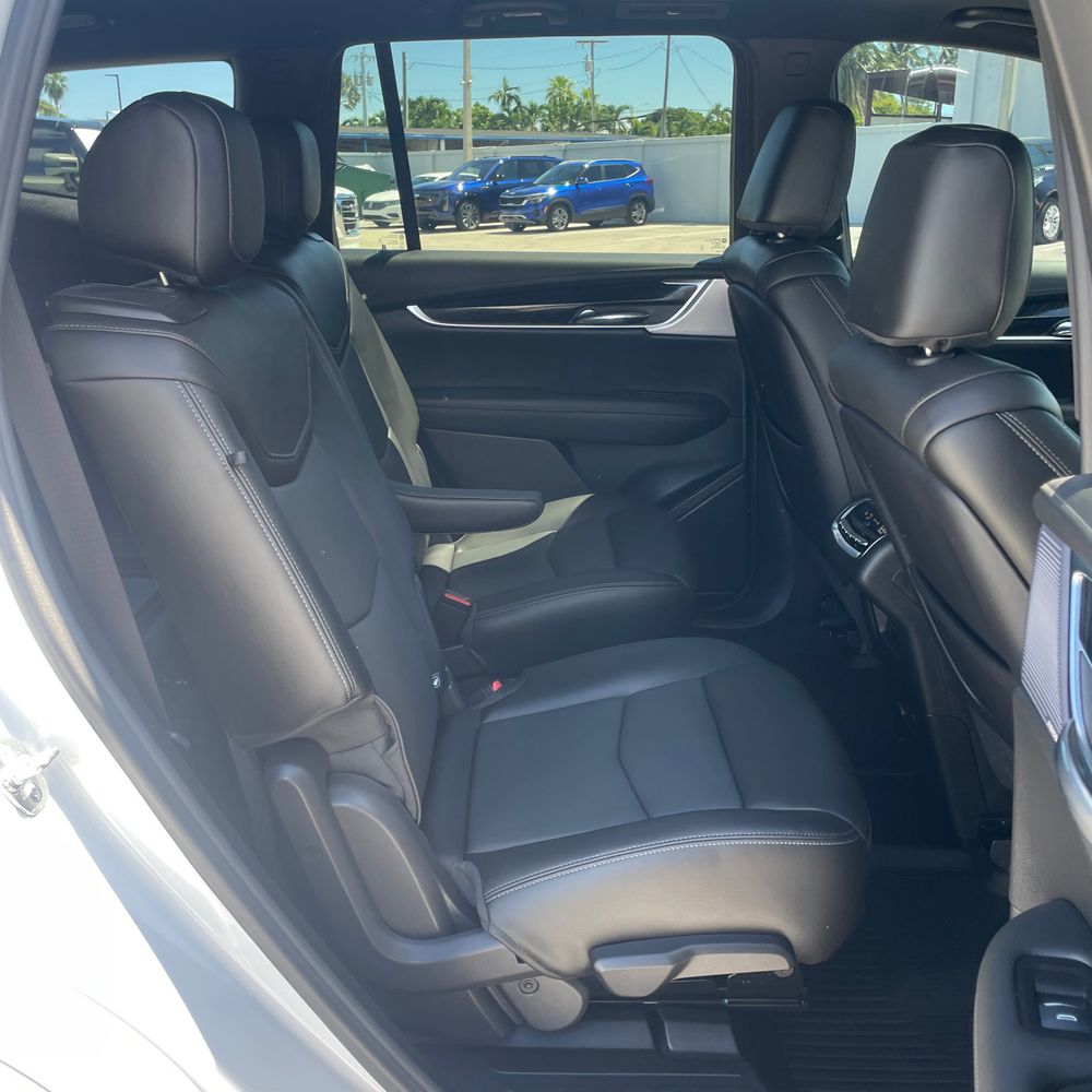 2025 Cadillac XT6 Premium Luxury