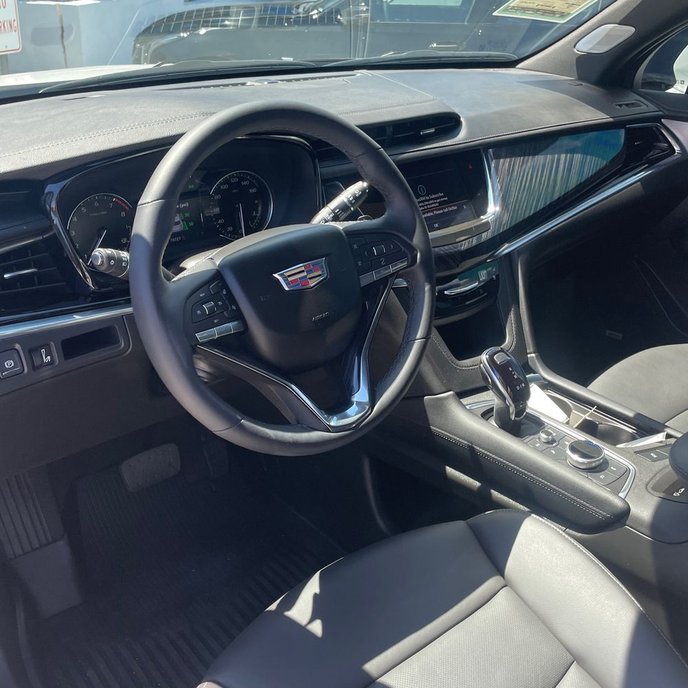 2025 Cadillac XT6 Premium Luxury