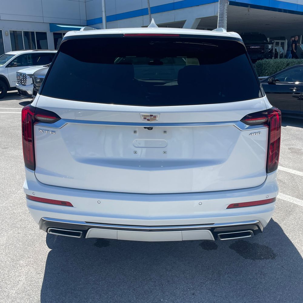 2025 Cadillac XT6 Premium Luxury