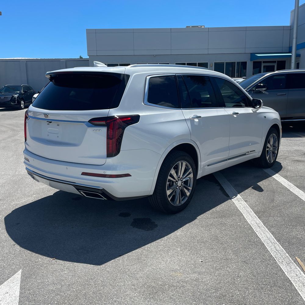 2025 Cadillac XT6 Premium Luxury