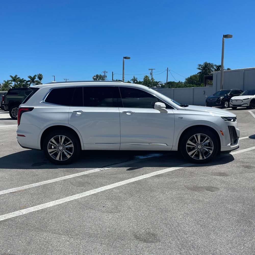 2025 Cadillac XT6 Premium Luxury