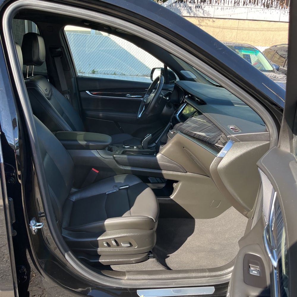 2025 Cadillac XT6 Premium Luxury