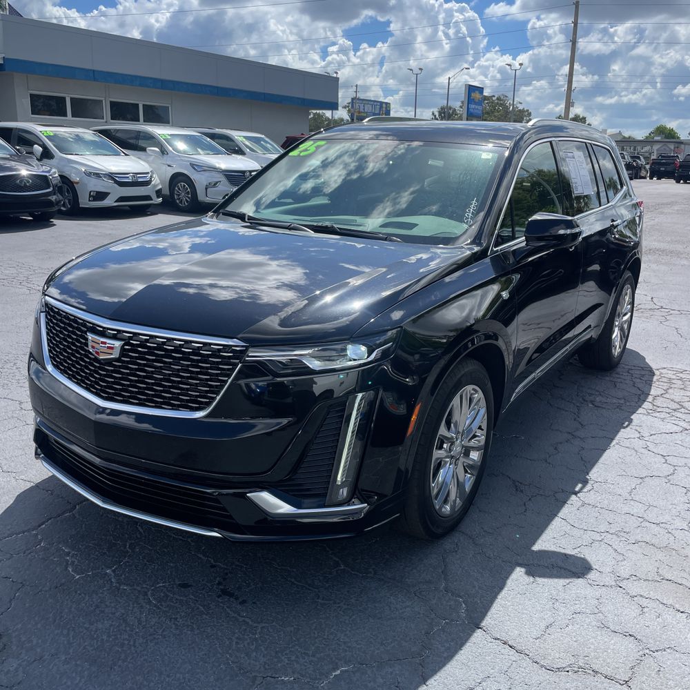 2025 Cadillac XT6 Premium Luxury