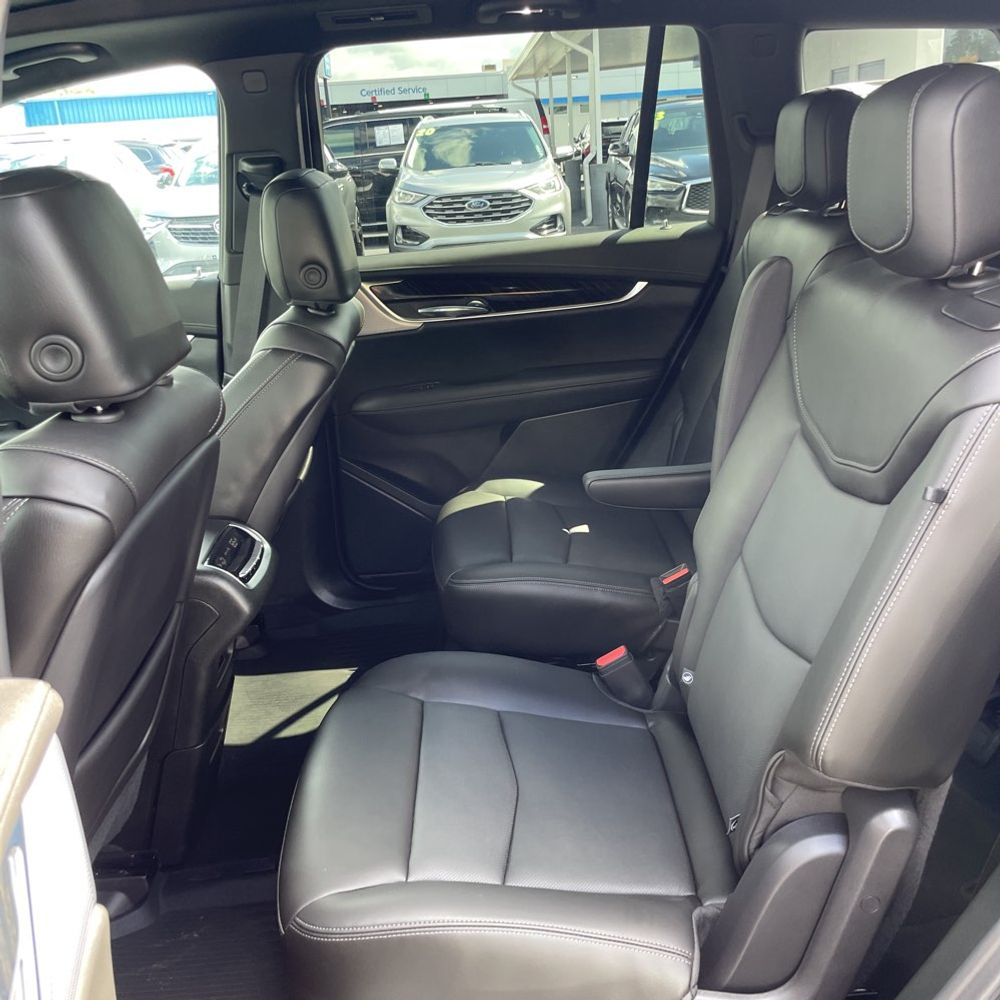 2025 Cadillac XT6 Premium Luxury