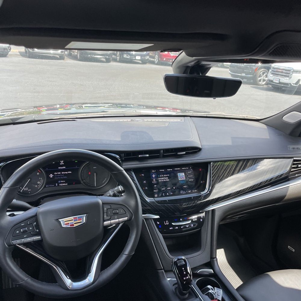 2025 Cadillac XT6 Premium Luxury