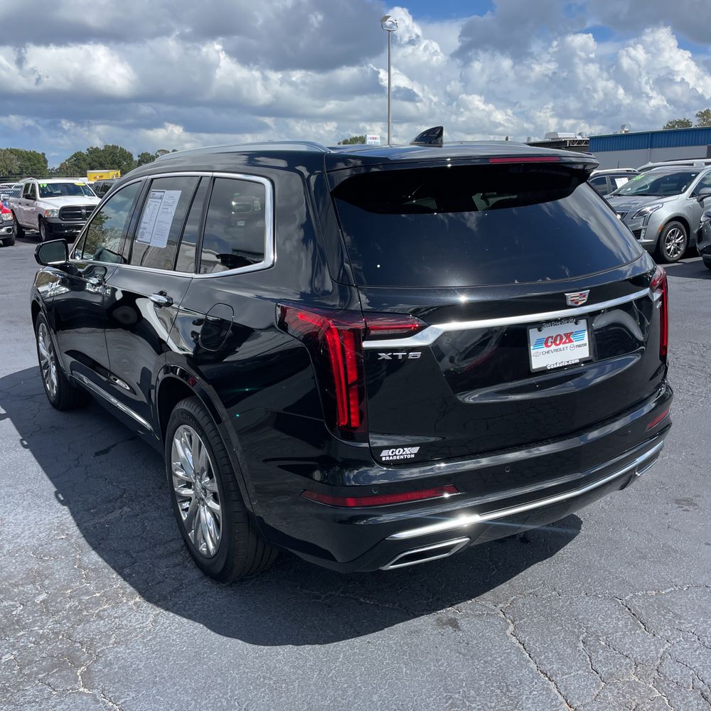 2025 Cadillac XT6 Premium Luxury