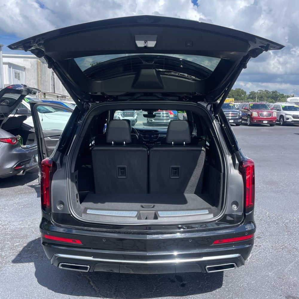 2025 Cadillac XT6 Premium Luxury