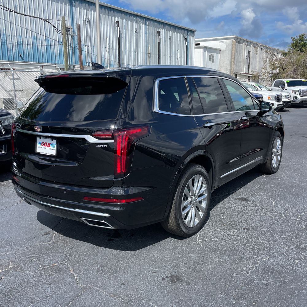 2025 Cadillac XT6 Premium Luxury