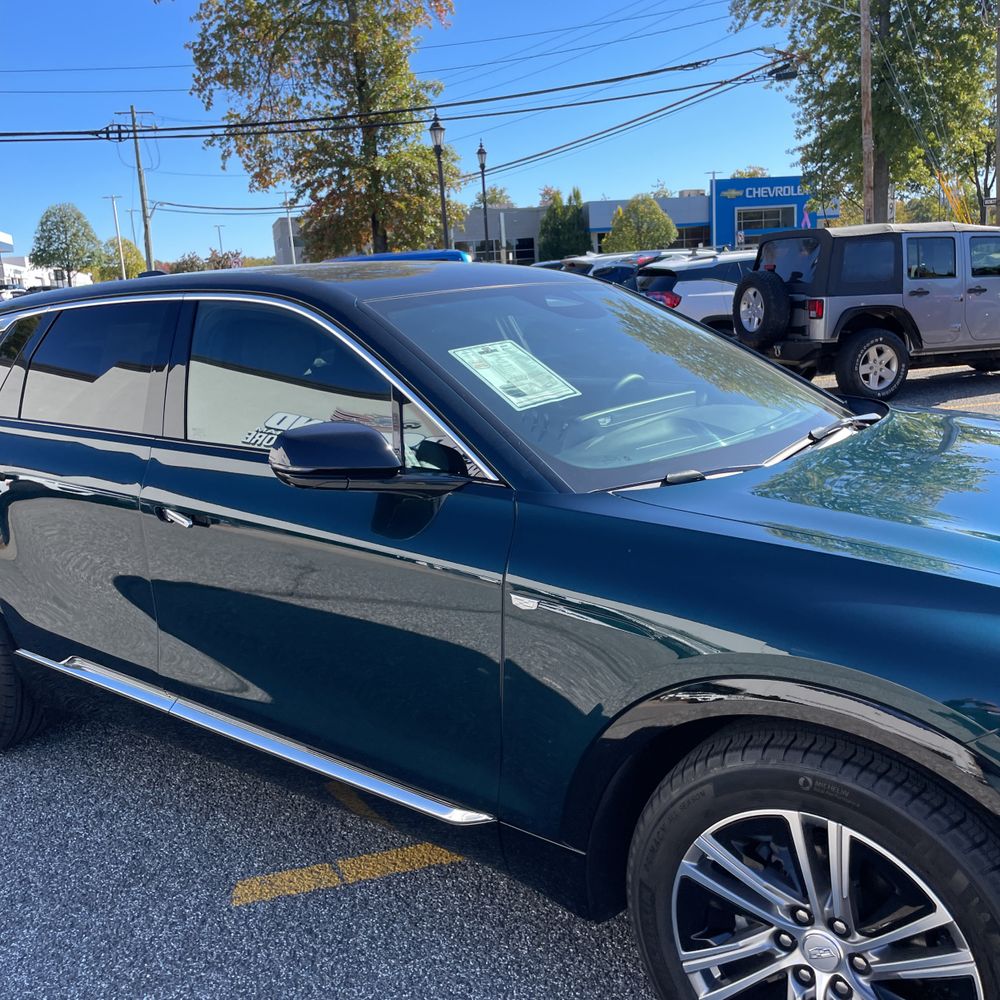 2024 Cadillac LYRIQ Luxury 1