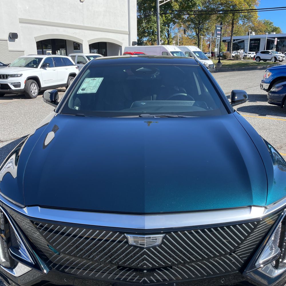 2024 Cadillac LYRIQ Luxury 1