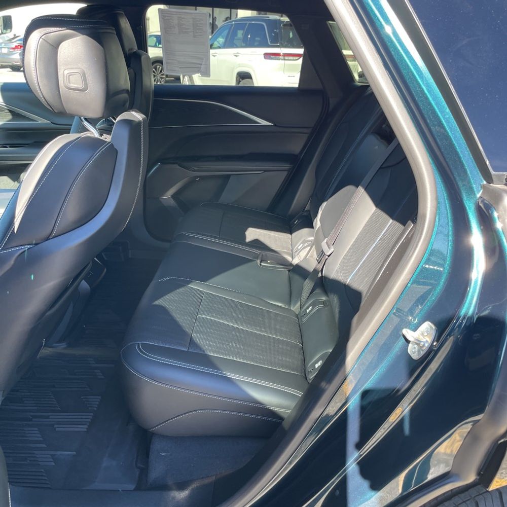 2024 Cadillac LYRIQ Luxury 1