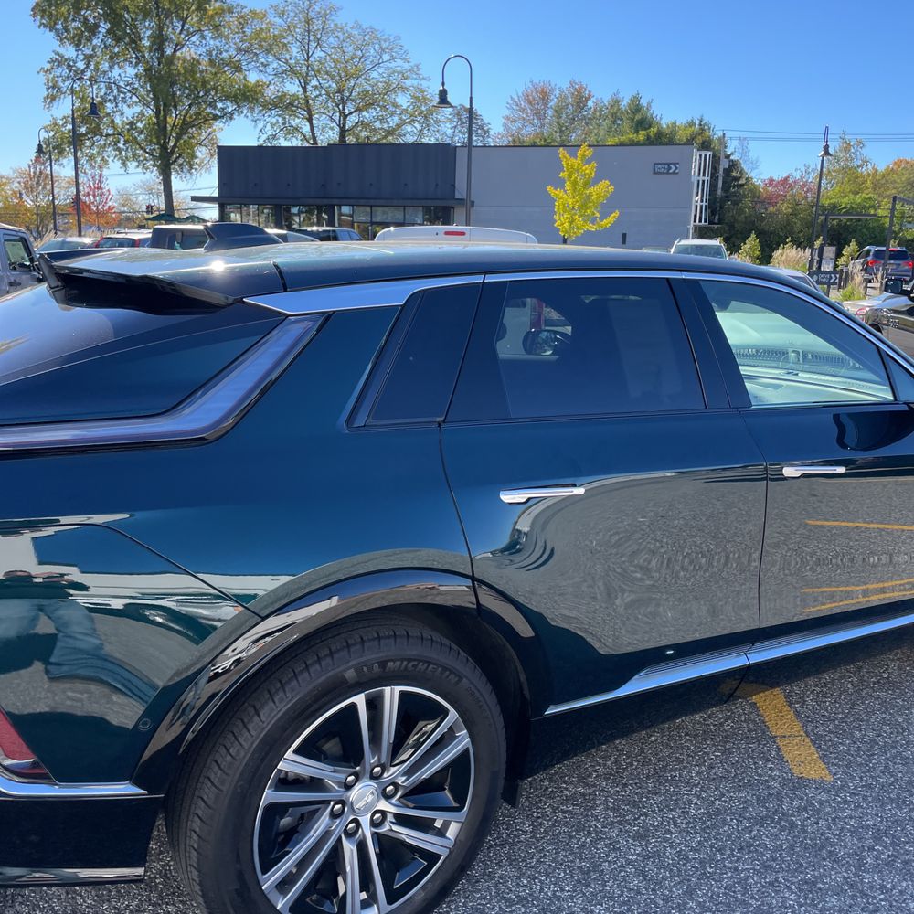 2024 Cadillac LYRIQ Luxury 1