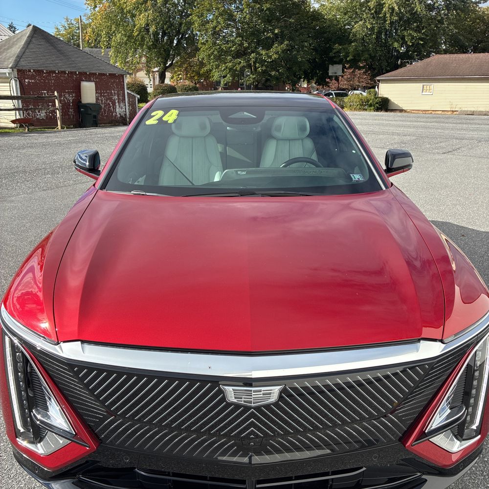2024 Cadillac LYRIQ Luxury 2