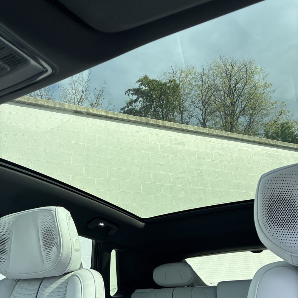 2024 Cadillac LYRIQ Luxury 2