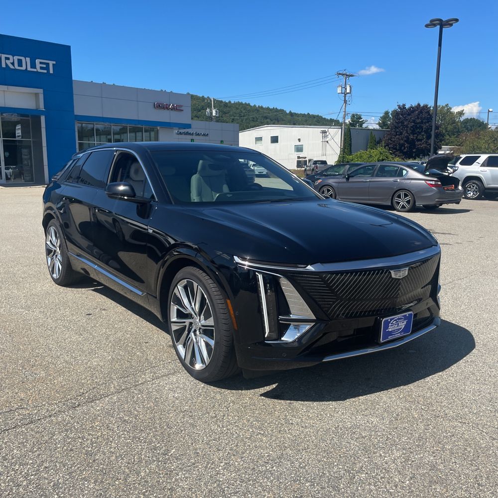 2024 Cadillac LYRIQ Luxury 3