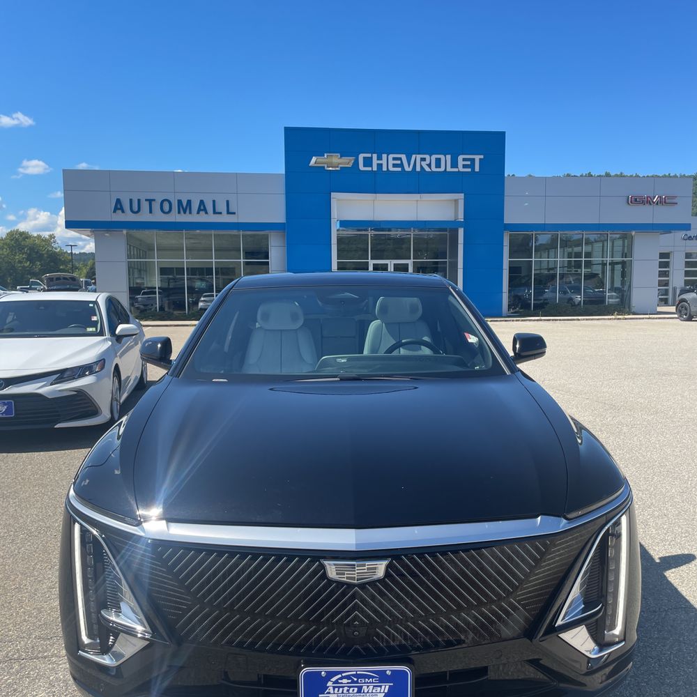 2024 Cadillac LYRIQ Luxury 3