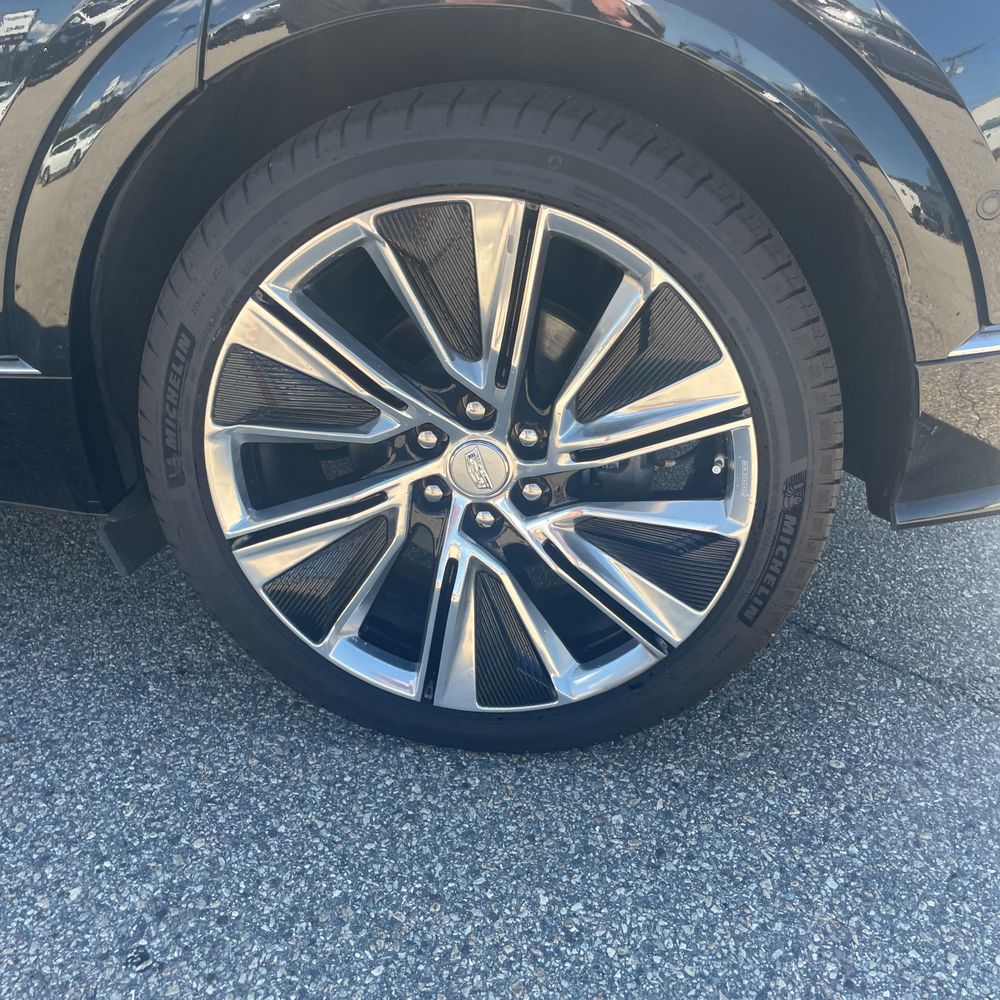 2024 Cadillac LYRIQ Luxury 3