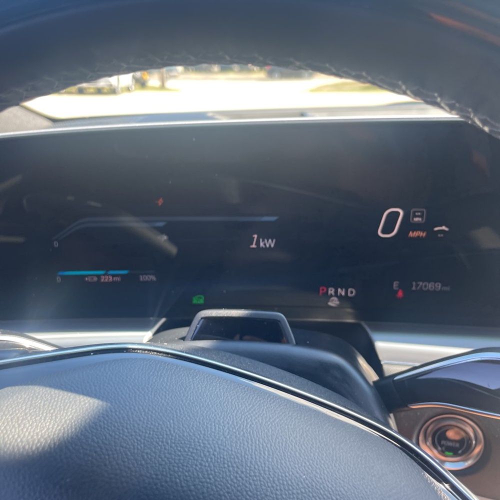 2024 Cadillac LYRIQ Luxury 3