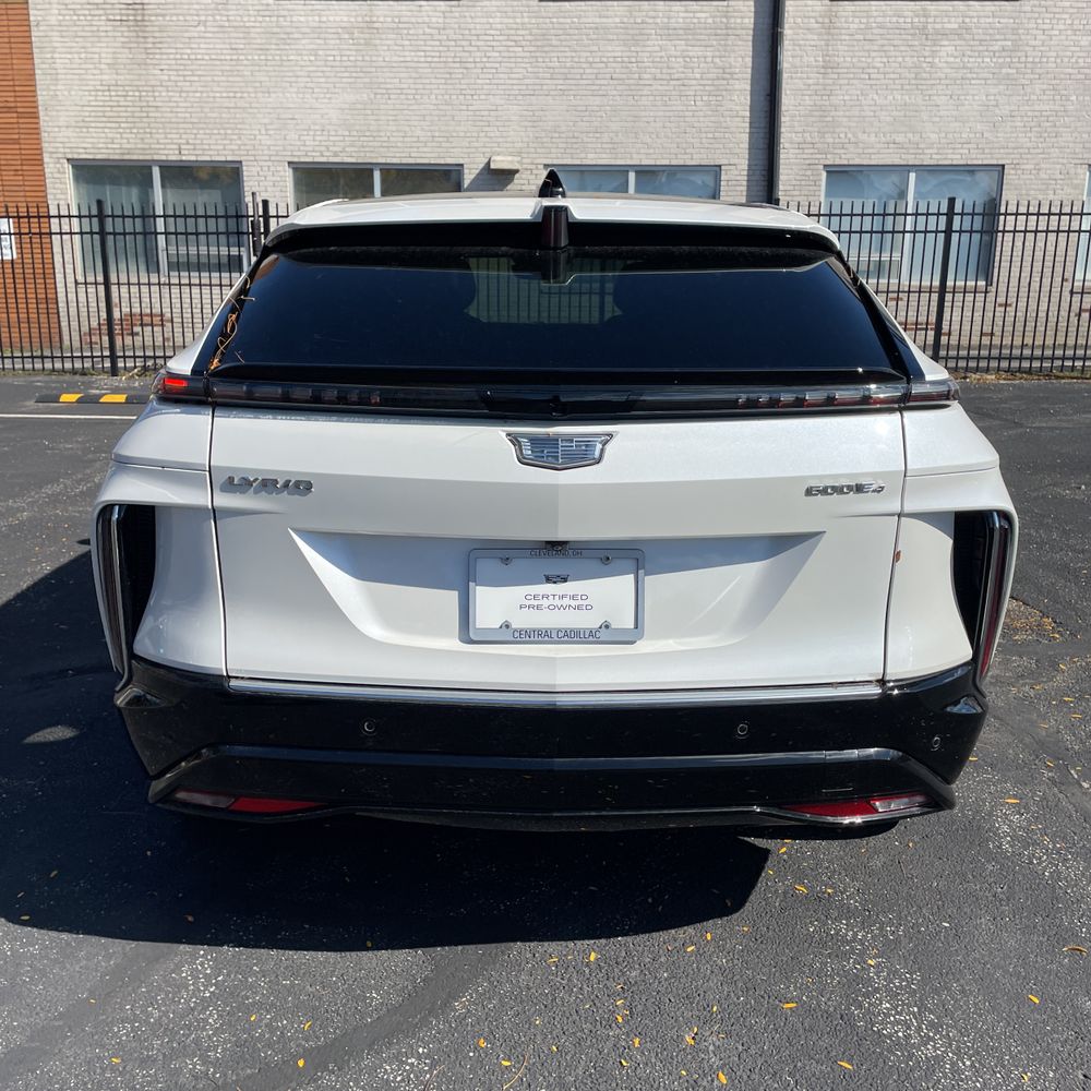 2024 Cadillac LYRIQ Luxury 3