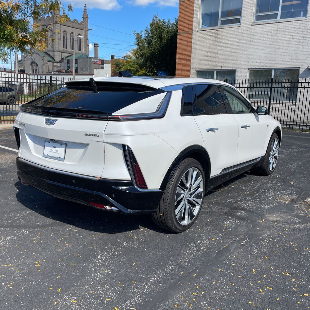 2024 Cadillac LYRIQ Luxury 3