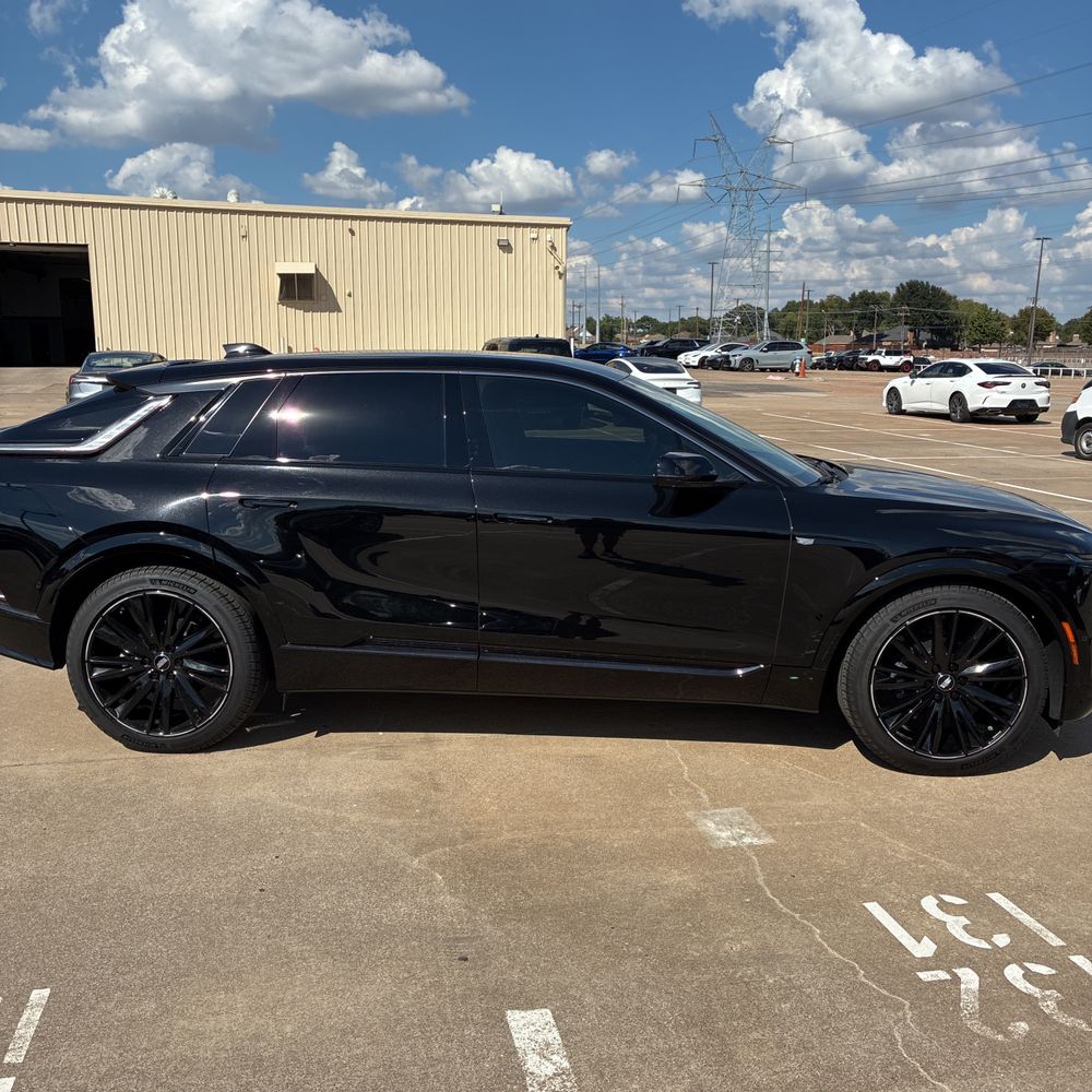 2024 Cadillac LYRIQ Sport 1