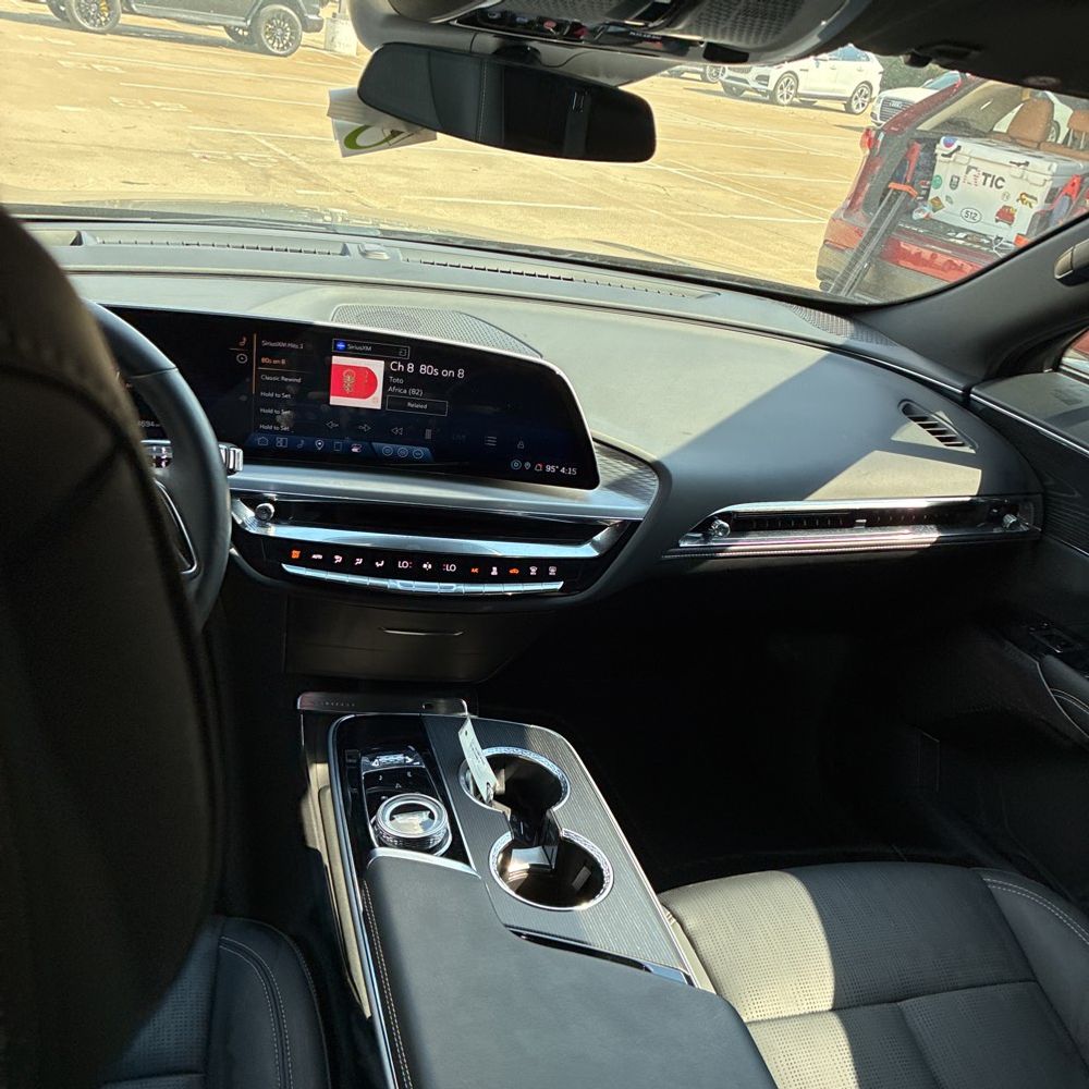 2024 Cadillac LYRIQ Sport 1